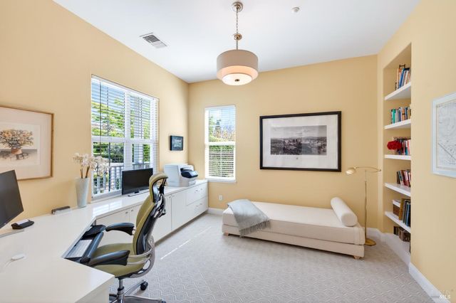 1193 Pearce Dr E, Sonoma, CA 95476