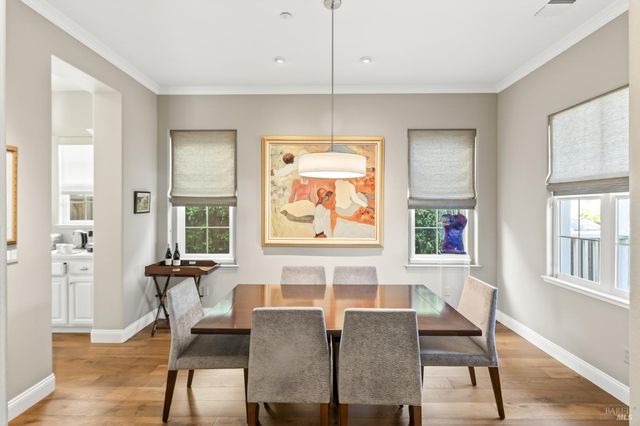 1193 Pearce Dr E, Sonoma, CA 95476