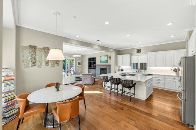 1193 Pearce Dr E, Sonoma, CA 95476