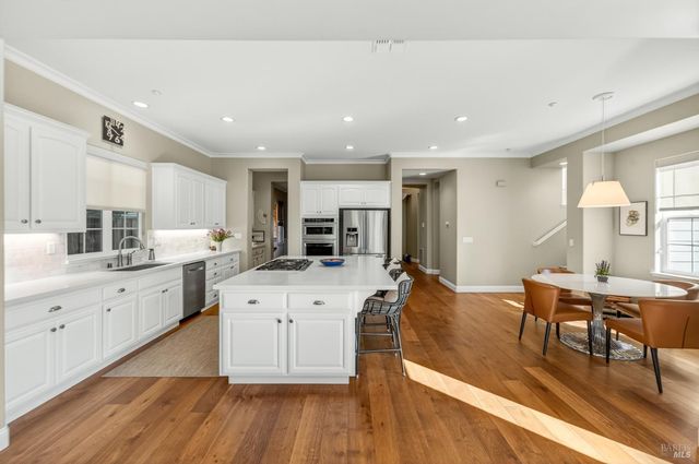 1193 Pearce Dr E, Sonoma, CA 95476