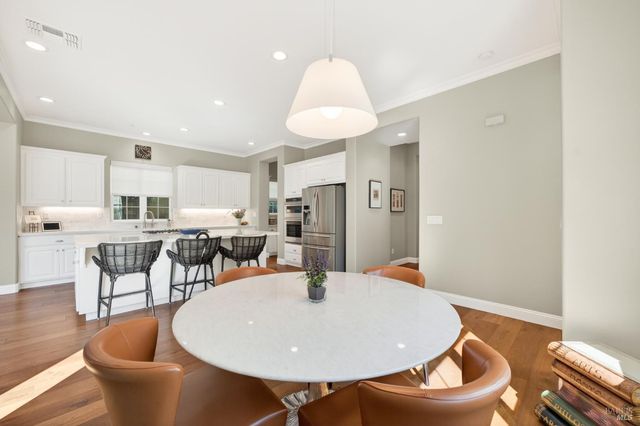 1193 Pearce Dr E, Sonoma, CA 95476