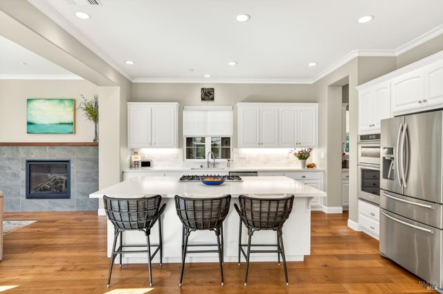 1193 Pearce Dr E, Sonoma, CA 95476