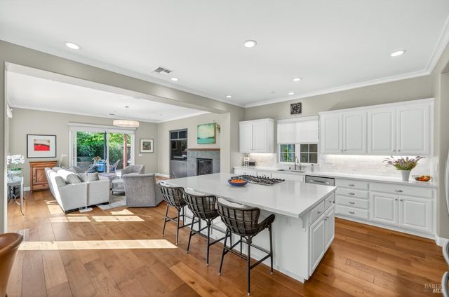 1193 Pearce Dr E, Sonoma, CA 95476