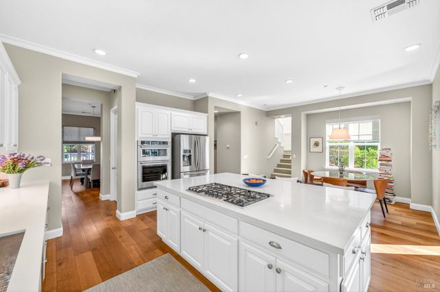 1193 Pearce Dr E, Sonoma, CA 95476