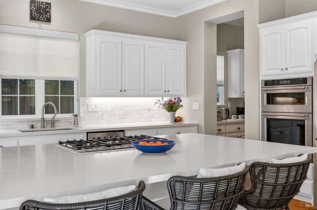 1193 Pearce Dr E, Sonoma, CA 95476