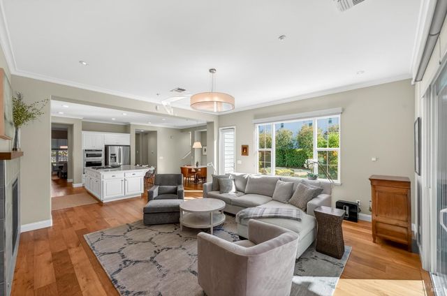 1193 Pearce Dr E, Sonoma, CA 95476