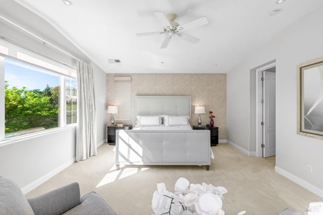 1193 Pearce Dr E, Sonoma, CA 95476