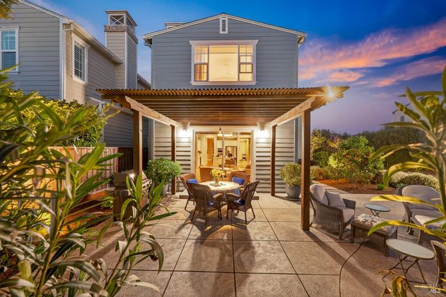 1193 Pearce Dr E, Sonoma, CA 95476