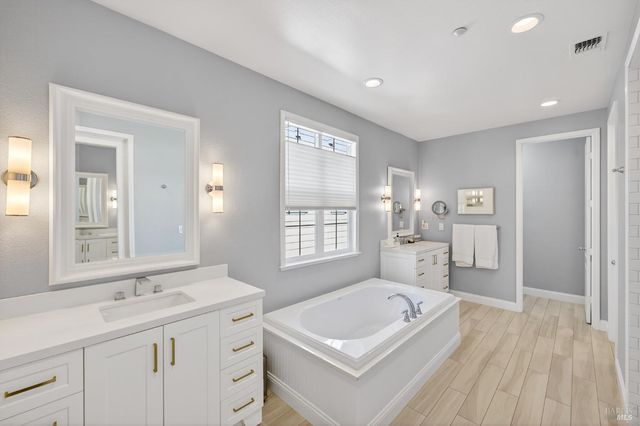 1193 Pearce Dr E, Sonoma, CA 95476