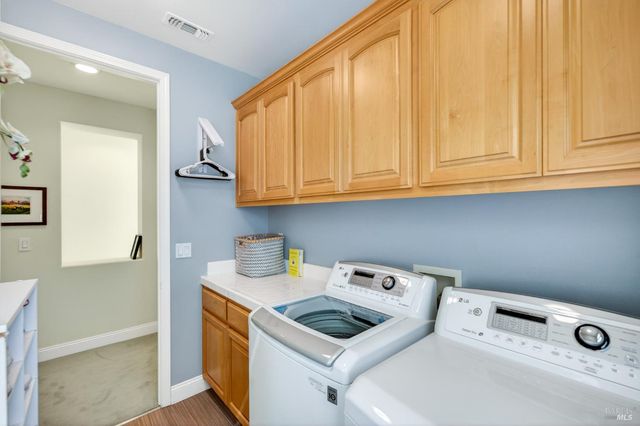 1193 Pearce Dr E, Sonoma, CA 95476