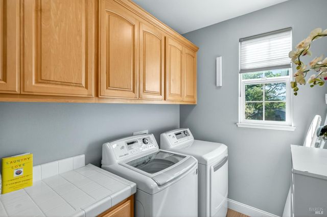 1193 Pearce Dr E, Sonoma, CA 95476