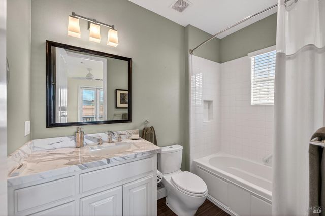 1193 Pearce Dr E, Sonoma, CA 95476