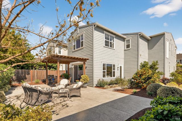 1193 Pearce Dr E, Sonoma, CA 95476