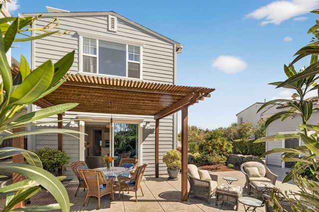 1193 Pearce Dr E, Sonoma, CA 95476