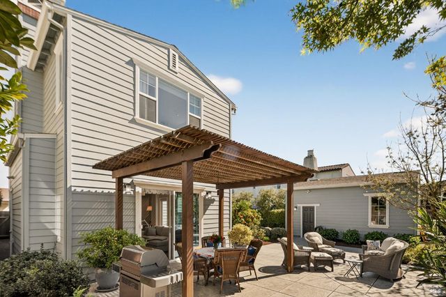 1193 Pearce Dr E, Sonoma, CA 95476