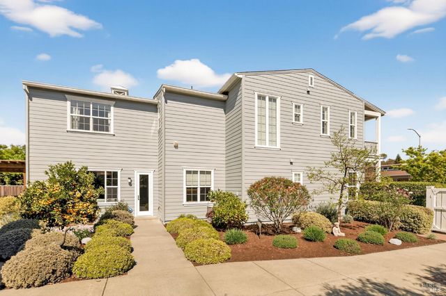 1193 Pearce Dr E, Sonoma, CA 95476