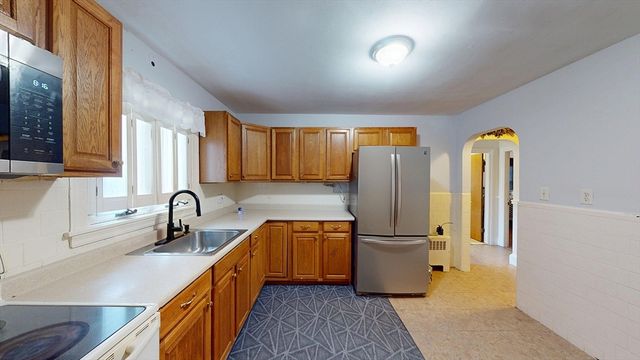 12 Miller St, Blackstone, MA 01504
