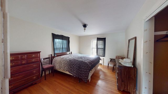 12 Miller St, Blackstone, MA 01504