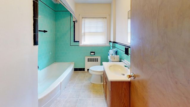 12 Miller St, Blackstone, MA 01504