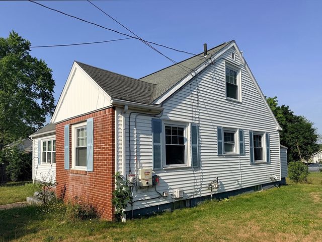 12 Miller St, Blackstone, MA 01504