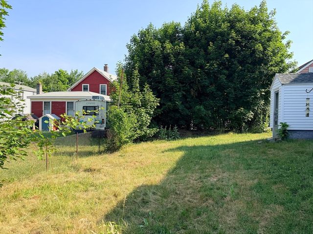 12 Miller St, Blackstone, MA 01504
