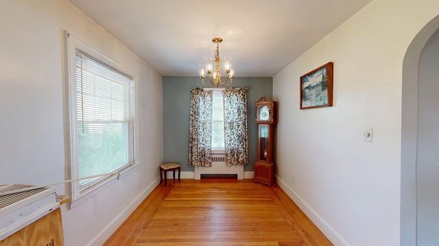 12 Miller St, Blackstone, MA 01504