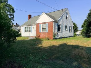 12 Miller St, Blackstone, MA 01504