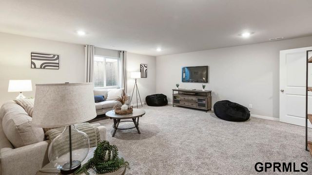 12712 S 205th Avenue, Gretna, NE 68028