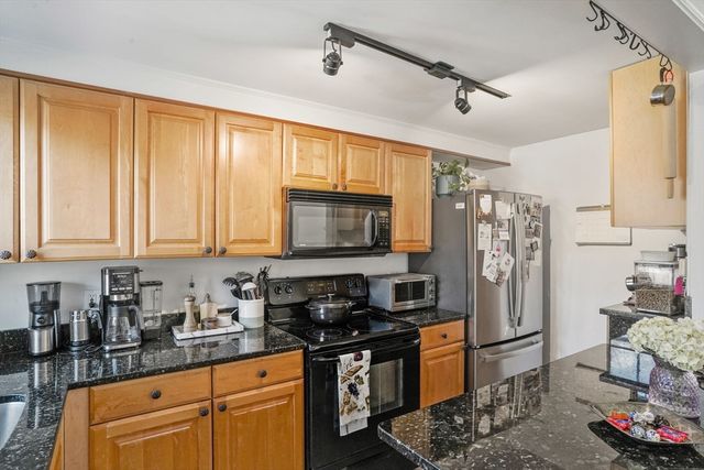 5 Dartmouth Pl, Boston, MA 02116