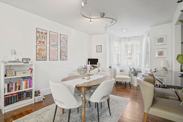 5 Dartmouth Pl, Boston, MA 02116