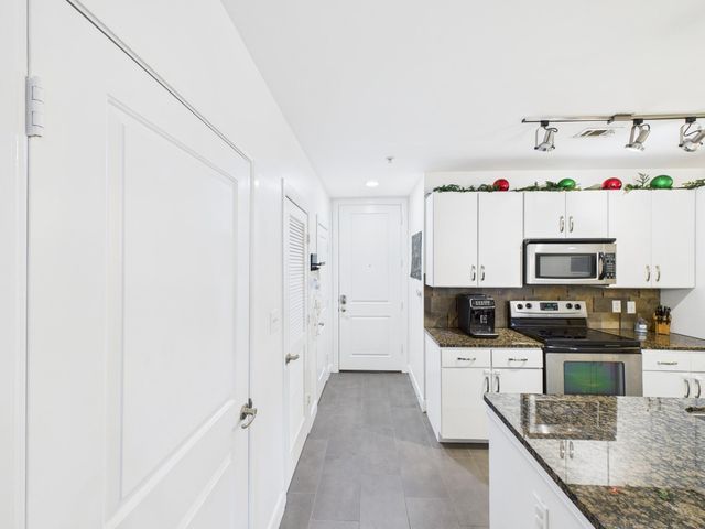 300 St Joseph Parkway 111, Houston, TX 77002