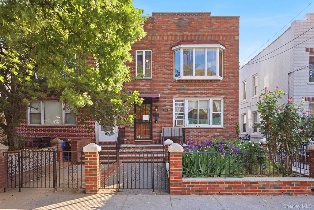 21-08 Ditmars Boulevard, Astoria, NY 11105 — exterior