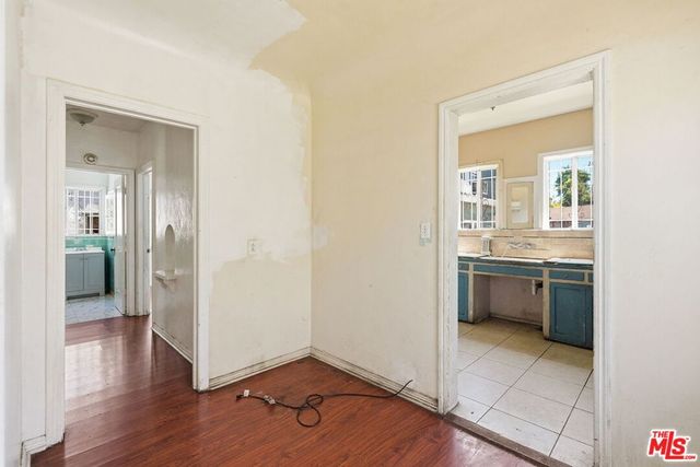2512 W 60th Street, Los Angeles, CA 90043