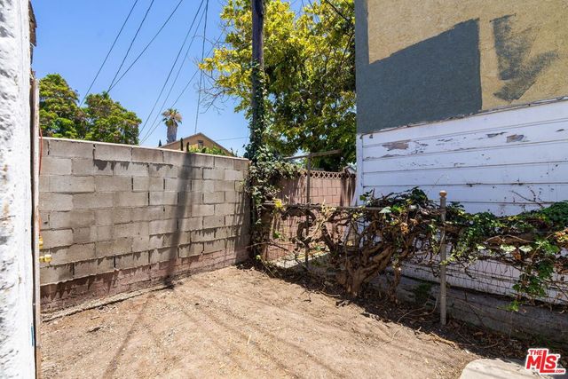 2512 W 60th Street, Los Angeles, CA 90043