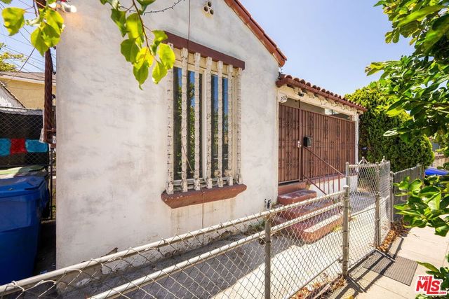 2512 W 60th Street, Los Angeles, CA 90043