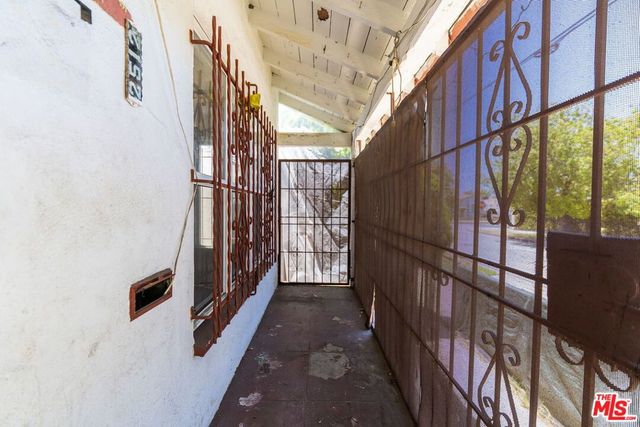 2512 W 60th Street, Los Angeles, CA 90043