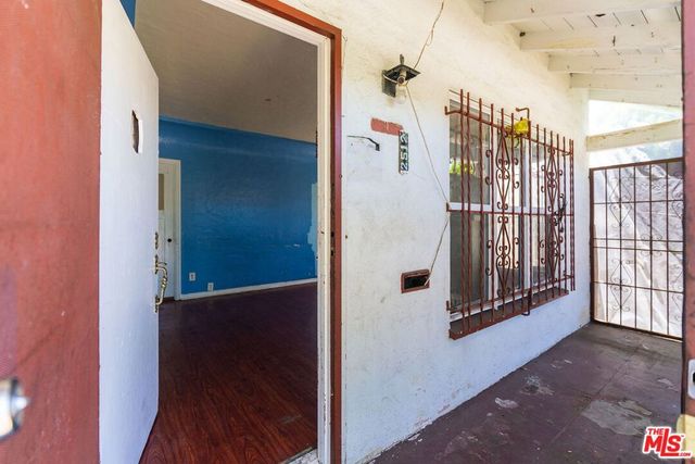 2512 W 60th Street, Los Angeles, CA 90043