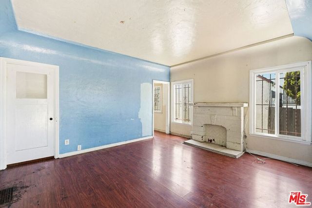 2512 W 60th Street, Los Angeles, CA 90043
