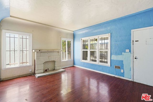 2512 W 60th Street, Los Angeles, CA 90043