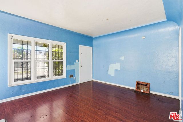 2512 W 60th Street, Los Angeles, CA 90043