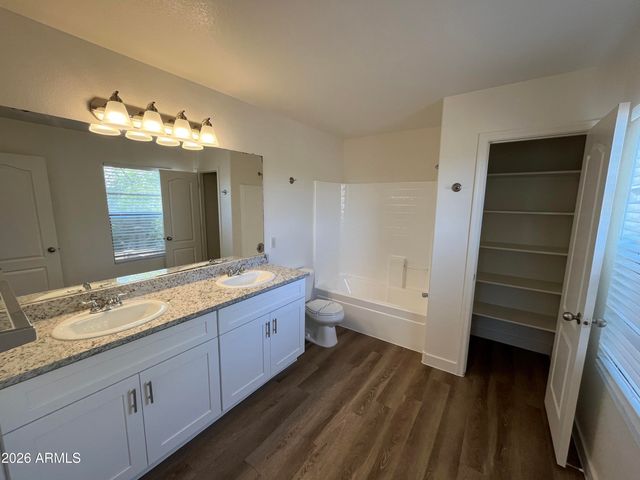 17049 W MARSHALL Lane, Surprise, AZ 85388