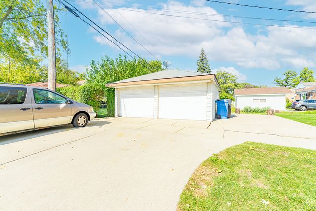 500 N IRVING Avenue, Hillside, IL 60162