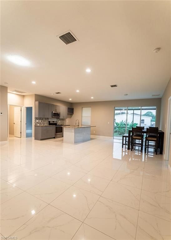 2917 5th ST SW, LEHIGH ACRES, FL 33976 — photo 4