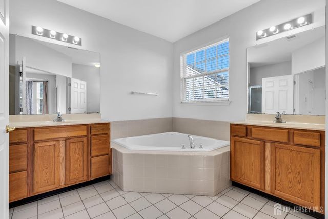 18 Hartack Road, Manalapan, NJ 07726