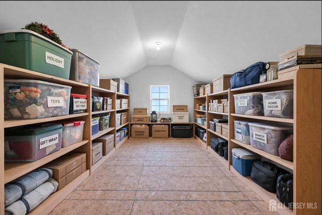 18 Hartack Road, Manalapan, NJ 07726