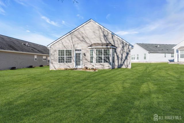 18 Hartack Road, Manalapan, NJ 07726