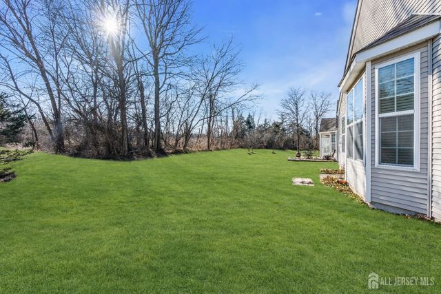 18 Hartack Road, Manalapan, NJ 07726