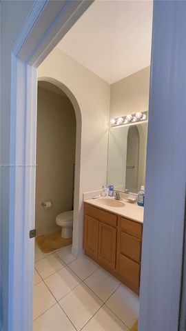 1015 Pipers Cay Dr, West Palm Beach, FL 33415