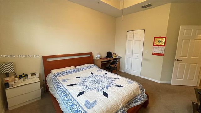 1015 Pipers Cay Dr, West Palm Beach, FL 33415