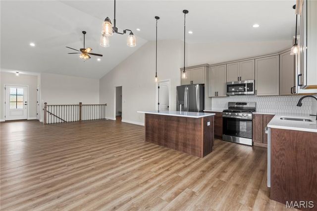 914 Seneca Drive, Waterloo, IL 62298